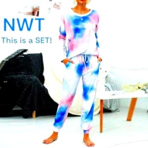 🆕,NWT SET Women's Vibrant tie-dye lounge SET pink, blue, and white XXL